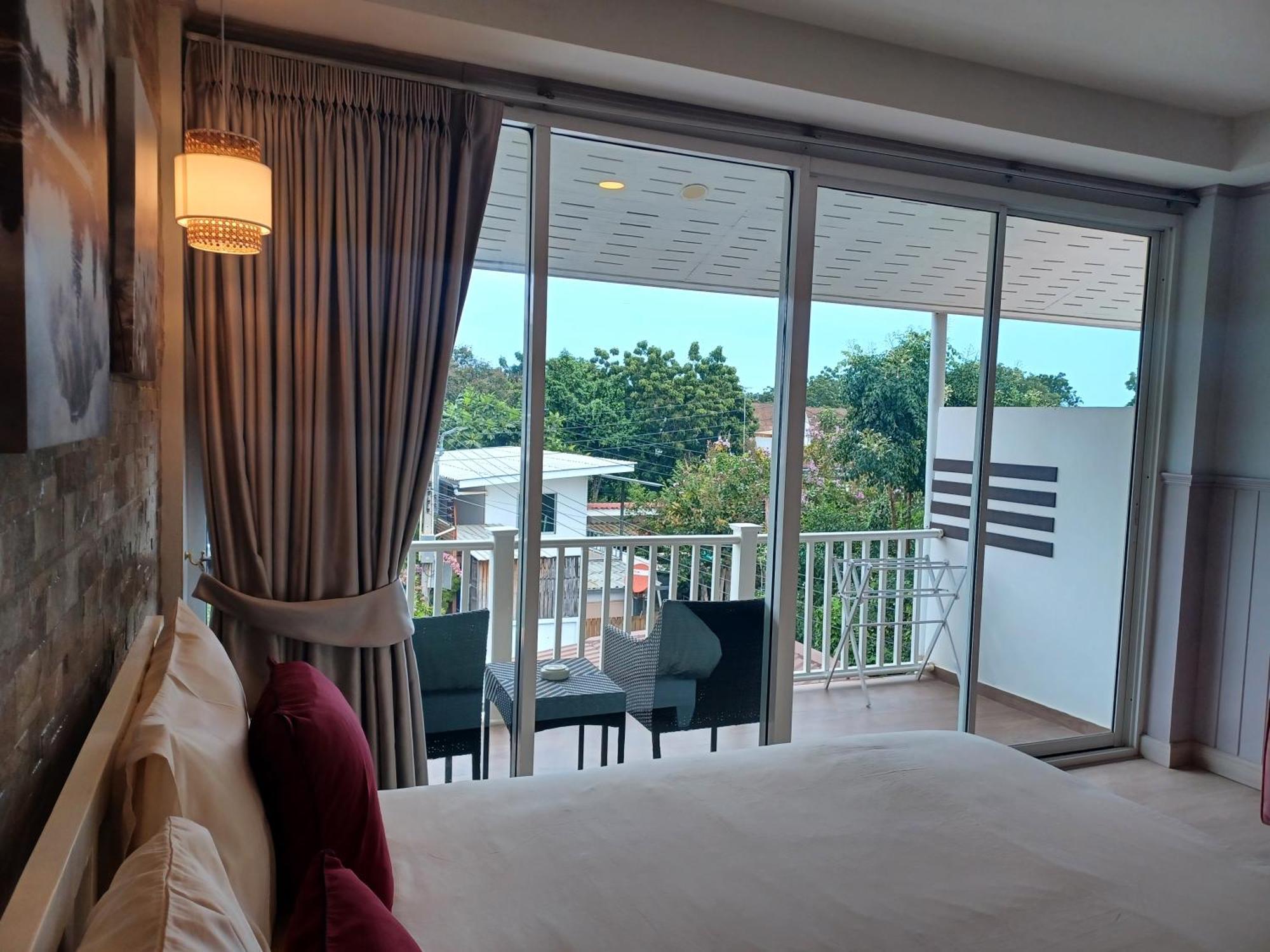 Koh Larn Riviera Hotel Ngoại thất bức ảnh